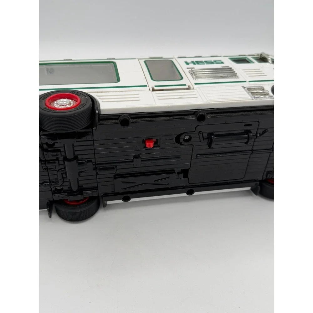 2018 Hess Toy Truck RV Motorhome White Green Lights Sounds Untested No Box